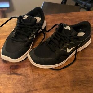 Nike Women's Orive Running Shoe Black Size 6